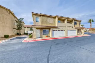 Photo #4: 2356168 Listing