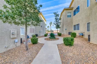 Photo #5: 2356168 Listing