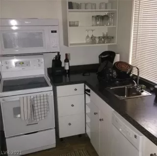 Photo #2: 2356173 Listing 