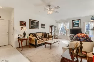 Photo #2: 2356203 Listing