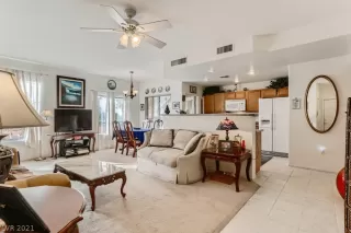 Photo #3: 2356203 Listing