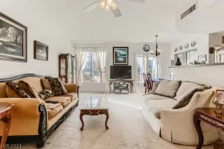 Photo #5: 2356203 Listing