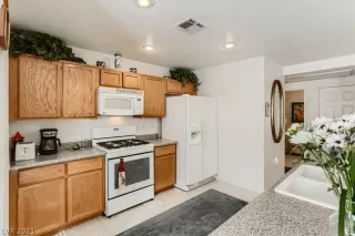 Photo #6: 2356203 Listing