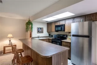 Photo #3: 2356230 Listing