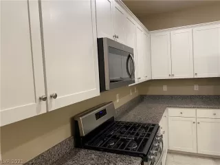 Photo #6: 2356243 Listing 