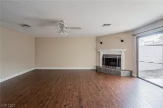 Photo #4: 2356249 Listing
