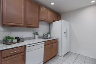 Photo #2: 2356300 Listing