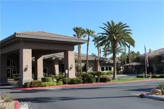 Photo #4: 2356302 Listing 