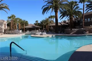 Photo #5: 2356302 Listing 