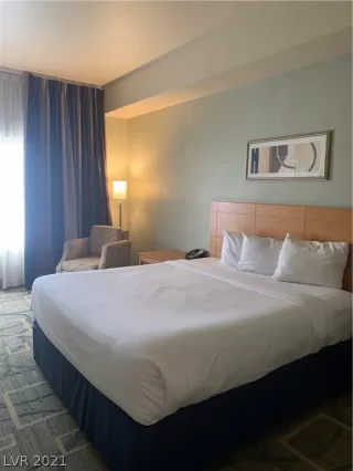 Photo #6: 2356304 Listing