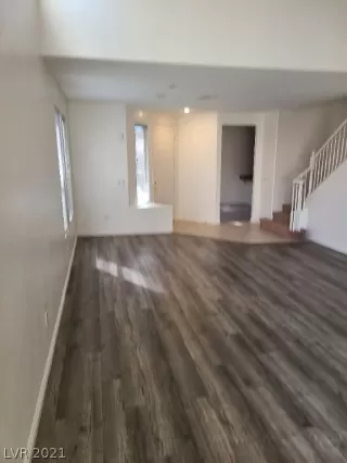 Photo #3: 2356305 Listing