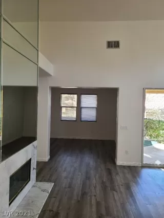 Photo #4: 2356305 Listing