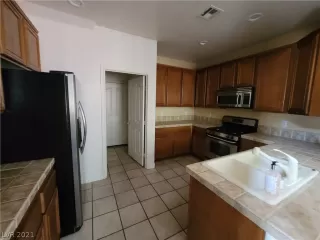 Photo #6: 2356311 Listing 