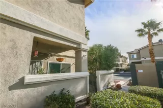 Photo #2: 2356322 Listing