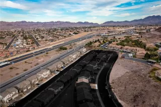 Photo #1: 2356383 Listing 