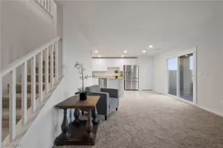 Photo #5: 2356383 Listing 