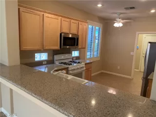 Photo #5: 2356392 Listing 