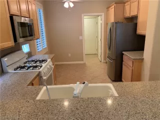 Photo #6: 2356392 Listing 