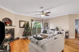 Photo #1: 2356399 Listing