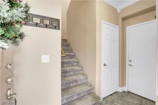 Photo #5: 2356399 Listing