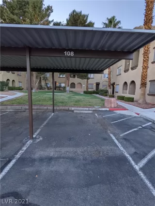 Photo #1: 2356419 Listing 