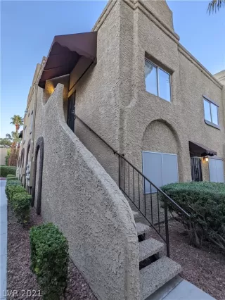 Photo #2: 2356419 Listing 