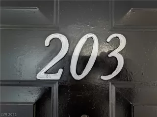 Photo #3: 2356419 Listing 