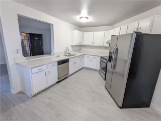 Photo #6: 2356419 Listing 