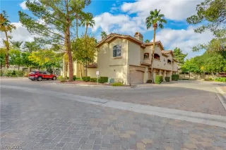 Photo #2: 2356429 Listing