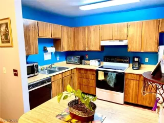 Photo #3: 2356436 Listing