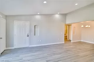 Photo #3: 2356445 Listing