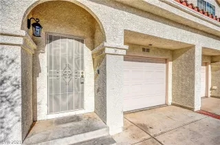 Photo #3: 2356449 Listing