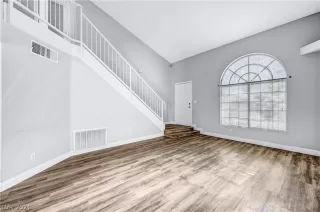 Photo #5: 2356449 Listing