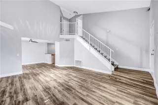 Photo #6: 2356449 Listing