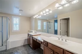 Photo #3: 2356452 Listing