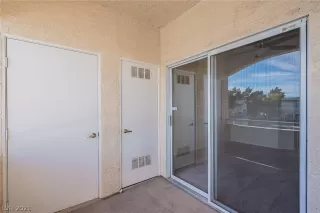 Photo #4: 2356478 Listing