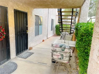 Photo #2: 2356514 Listing