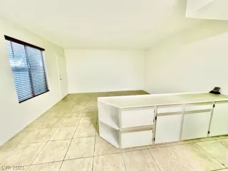 Photo #4: 2356514 Listing