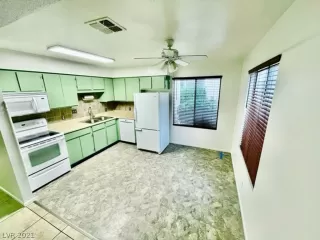 Photo #5: 2356514 Listing