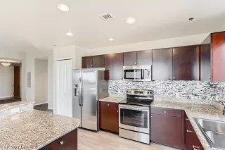 Photo #5: 2356519 Listing