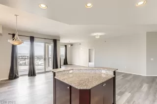 Photo #6: 2356519 Listing