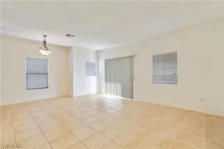 Photo #5: 2356522 Listing