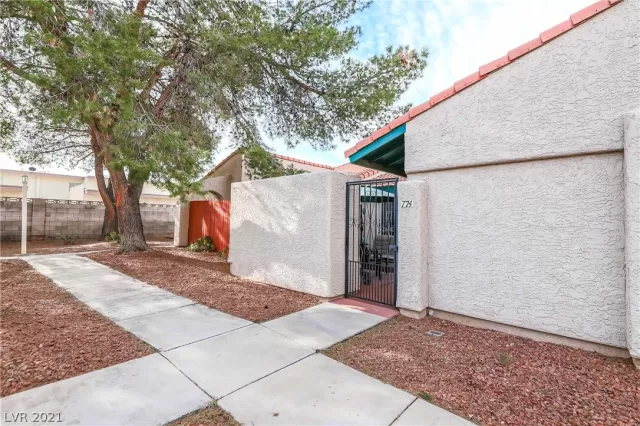 MLS: 2356550 Condo For Sale