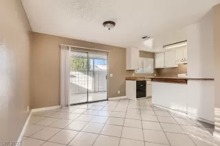 Photo #5: 2356679 Listing 