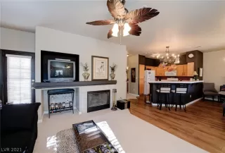 Photo #4: 2356703 Listing