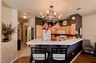 Photo #5: 2356703 Listing