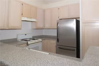 Photo #2: 2356712 Listing