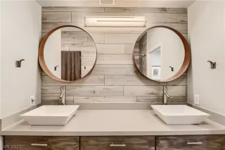 Photo #3: 2356731 Listing