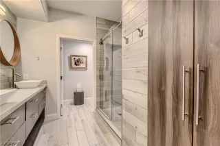 Photo #4: 2356731 Listing