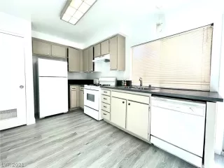 Photo #1: 2356739 Listing 